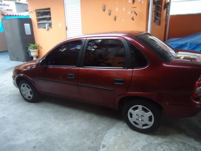 Classic 2010 com AR Gelando. Muito novo!