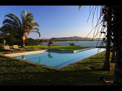 Mansão a venda em Búzios com vista mar de 180 graus 