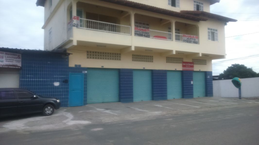 Aluga se apto grande na regiao de carapina