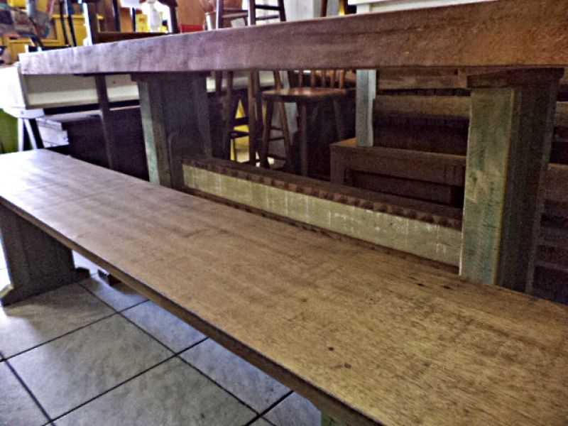 Conjunto de mesa e dois bancos com 1,9m - madeira maciça
