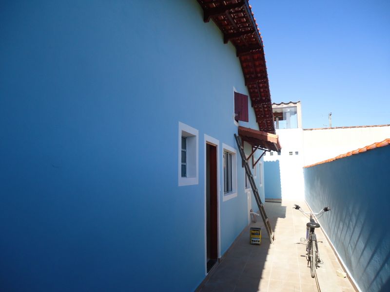 Casa Mongaguá com 2 dorms, churrasqueira, 2 vagas