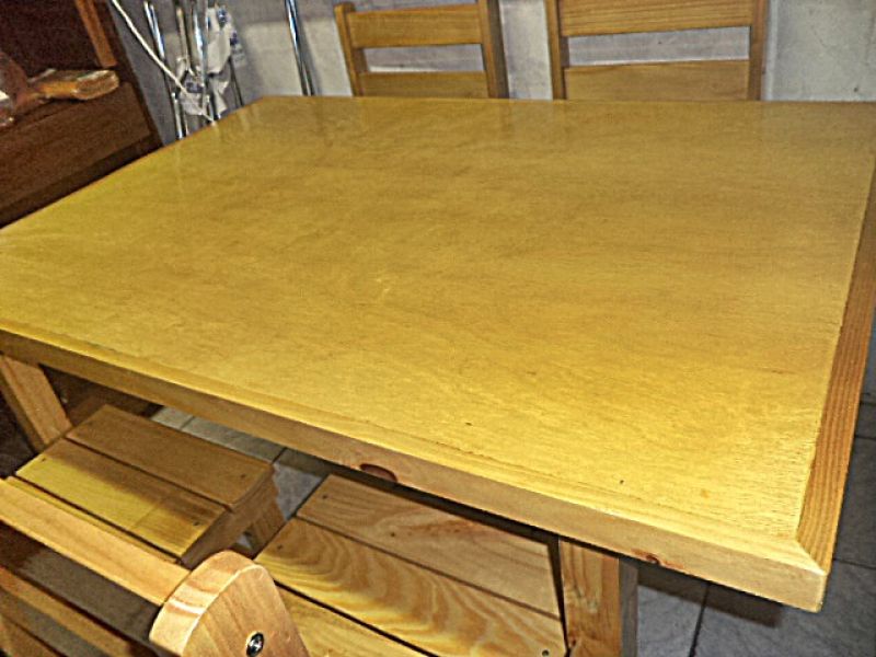 4 cadeiras + mesa de 1,20 m X 84 cm - cor natural
