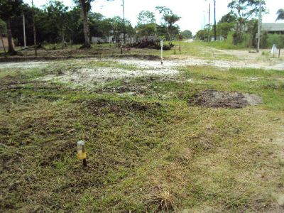 VENDO TERRENOS EM PRAIA DE LESTE - À 800mts. DO MAR.