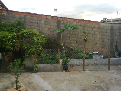 casa 3 quartos com quintal em Para de Minas, MG