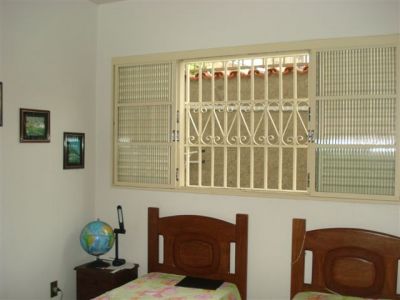 Casa estilo colonial churrasqueira pisncina espaço gourmet adega garagem 5 carros