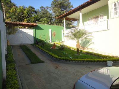 Belíssima casa próximo ao canal em Guarapari Es