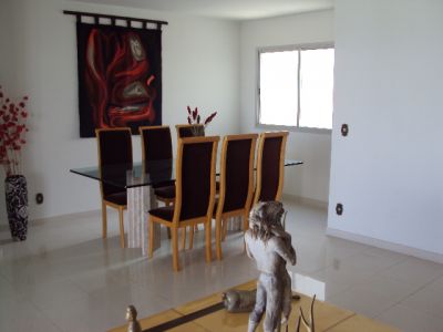 FRENTE MAR COBERTURA 4 QUARTOS SUÍTE VARANDÃO