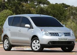 Nissan Livina 1.6 16v 2010 completa + couro +Flex