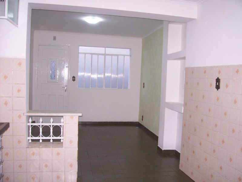 R$ 700 - Alugo casa 1 dormitório com garagem em Santo André