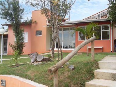 Chácara em Condomínio Fechado - Ótima para Lazer !!!