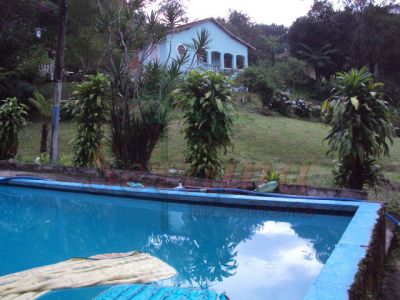Chácara a venda com nascente, lago, piscina em alvenaria apenas 150mil