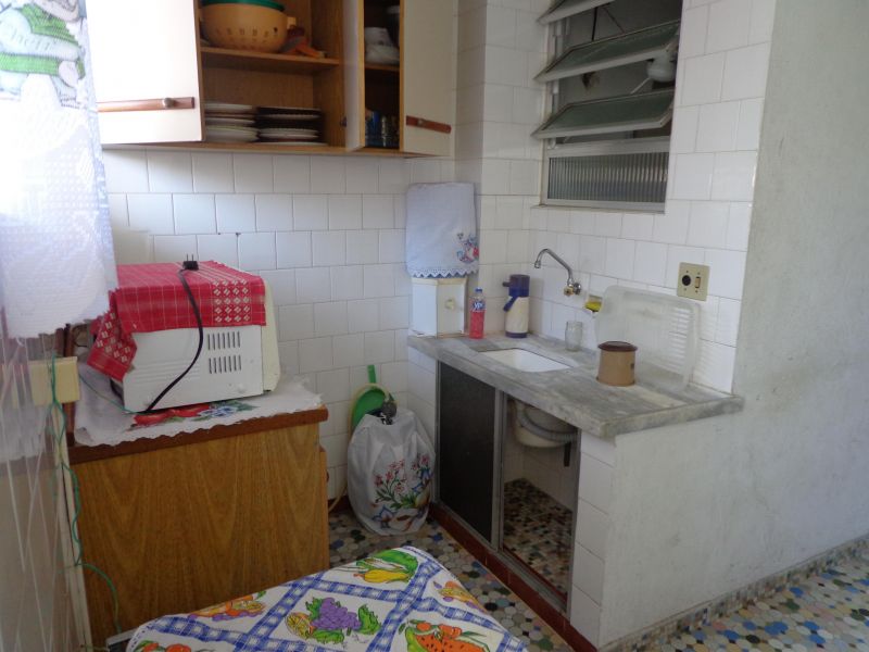 Kitão em Praia Grande na Guilhermina, mobiliado com Garagem