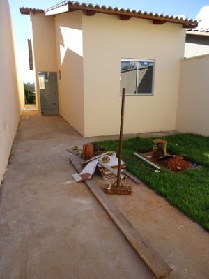 01 CASA ISOLADDA, 02 QTS C/ SUITE. SANTA RITA