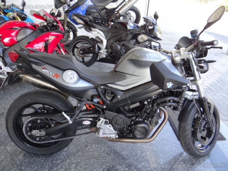F 800 R / CINZA