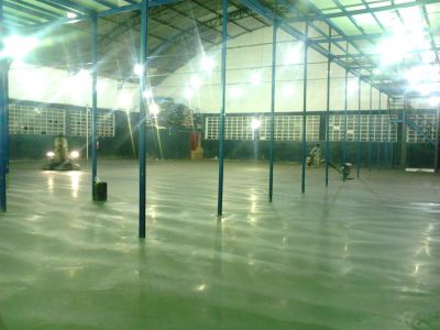 PISO DE CONCRETO POLIDO NIVELADO A LASER (11) 98755 - 8398