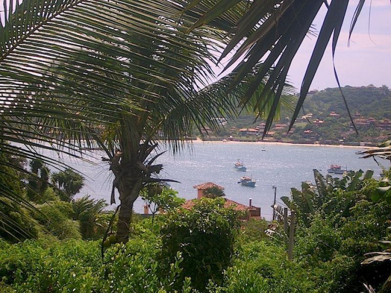 Linda casa de luxo com grande terreno e vista mar a venda em Búzios