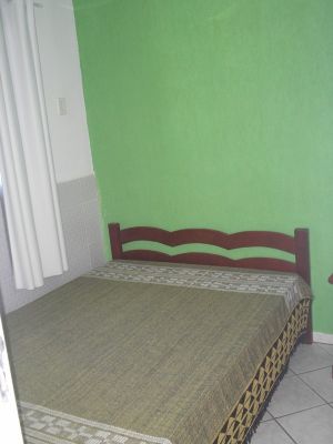 PEQUENA CASA FRENTE AO MAR