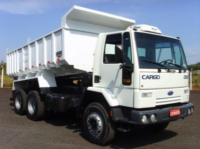 TRANSPORTES E LOCAÇÕES DE CAMINHÕES