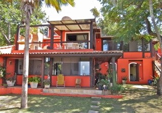 Pousada vista mar com uma casa independente a venda em Búzios, Ferradura