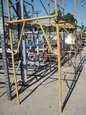 TEMOS ANDAIMES SEMI-NOVOS EM GRANDE QUANTIDADE, COM PREÇOS IMPERDIVEIS...