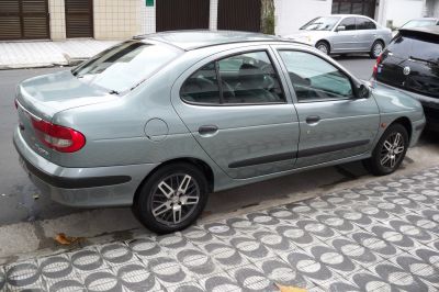 RENAULT MEGANE SEDAN TOP DE LINHA R$ 17 MIL