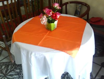 Locação de Toalhas de Mesa Cores Variadas.