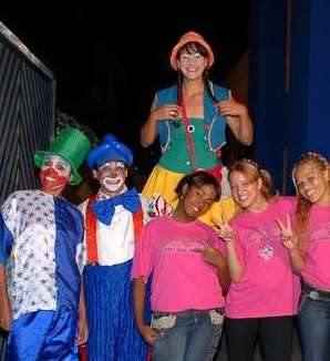 PALHAÇOS-MÁGICOS-PERNA DE PAU