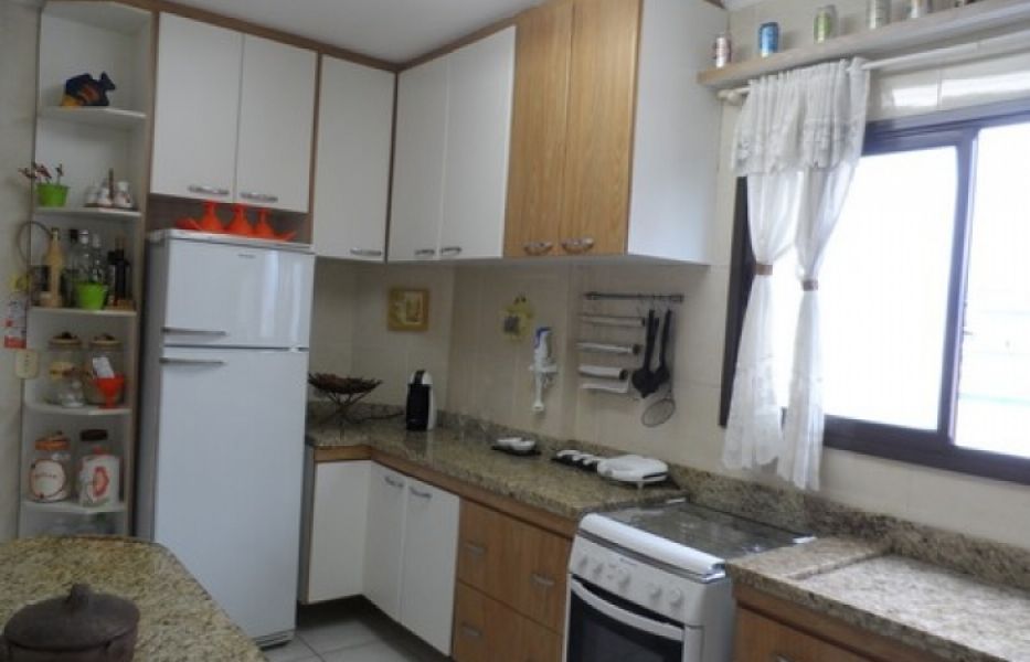 M015 Prédio novo de alto padrão, frente ao mar com piscina 2 dorm