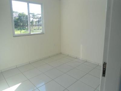 Linda casa nova com dois dormitórios em condomínio fechado na Vargem do Bom Jesus