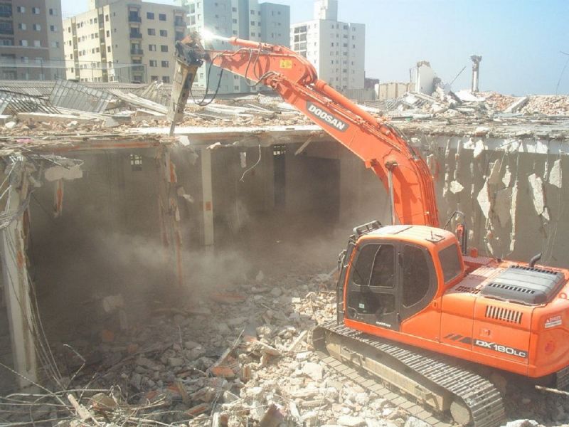 Demolição e Terraplanagem
