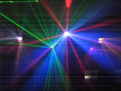 ALUGUEL DE SOM ILUMINAÇÃO E DJ