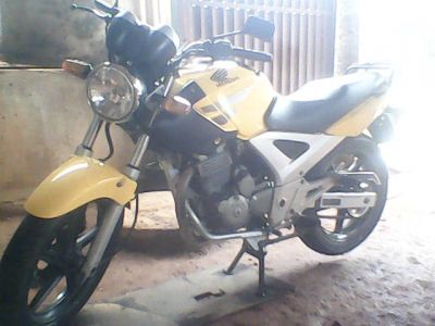 CBX250 TWISTER amarela 2006/2007 bastante conçervada 5.800