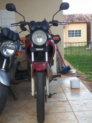 Dou Agio de Factor 2011 c/ 8.000km rodados para quem tirar ela do meu nome.