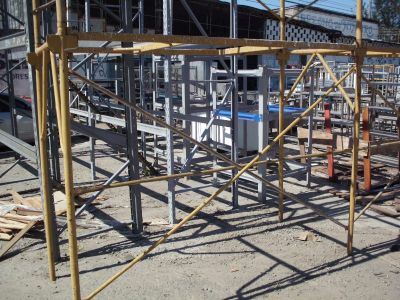 TEMOS ANDAIMES SEMI-NOVOS EM GRANDE QUANTIDADE, COM PREÇOS IMPERDIVEIS...