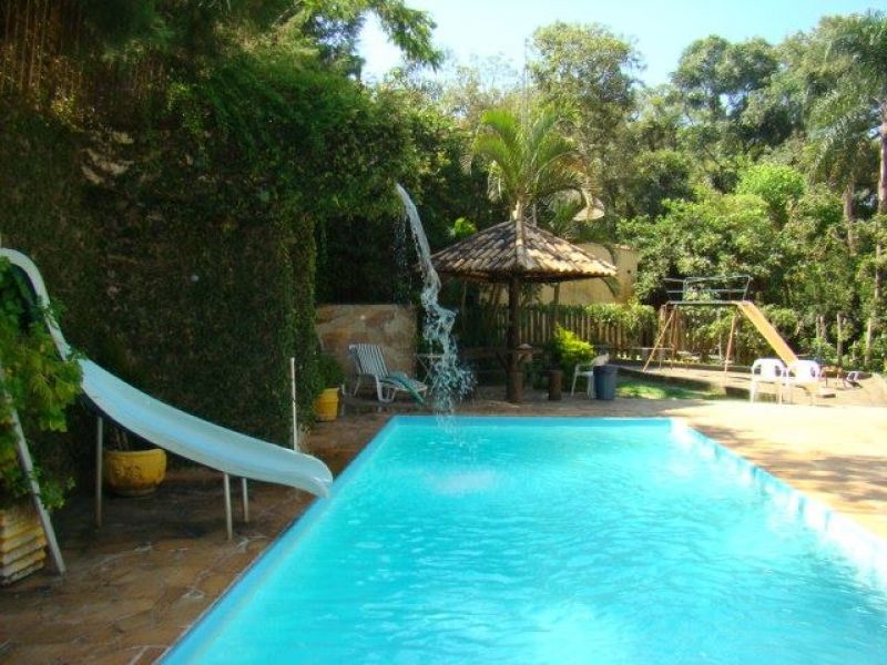 Sítio com Área Verde e Conforto