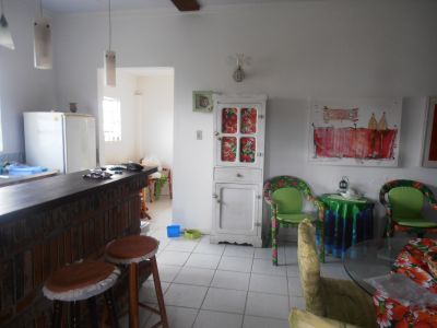 ótima casa de veraneio em imbé 5 quadras do mar