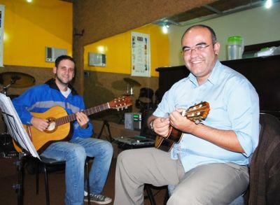 AULAS DE GUITARRA & VIOLÃO NA REGIÃO DE SANTANA E CASA VERDE 