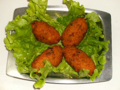 VENDO BOLINHOS DE BACALHAU FEITOS POR CASA PORTUGUES
