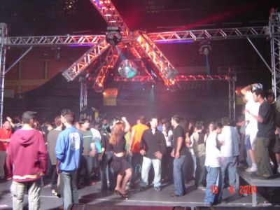 DJ  SOM LUZ ILUMINAÇÃO TELÃO  FAZENDO SUA FESTA 