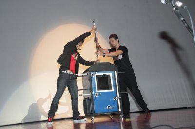 PALHAÇOS,MÁGICO  E CIA