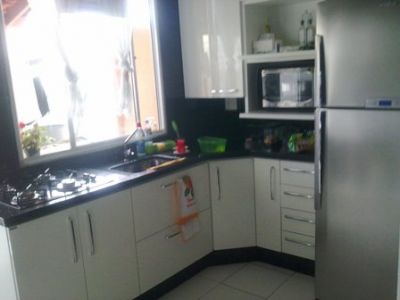 Casa em Cotia / Condomínio Fechado 