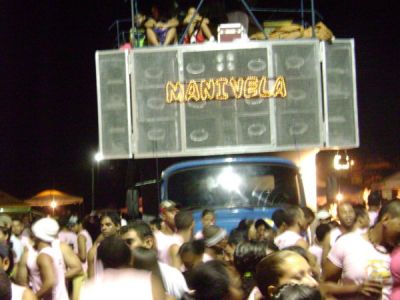 CAMINHAO TRIO ELETRICO