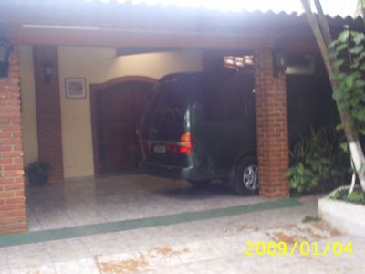 Vendo ou troco, casa grande na zona leste de São Paulo.