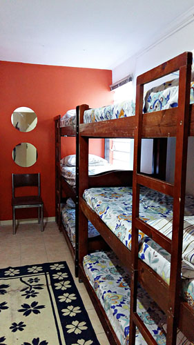 Hostel Alto padrão a 150 metros meto ana rosa a partir de R$ 38