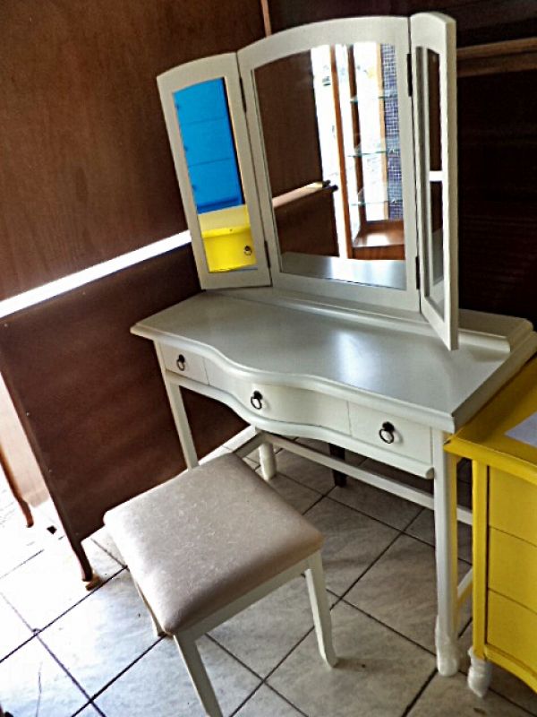 Penteadeira branca retrô