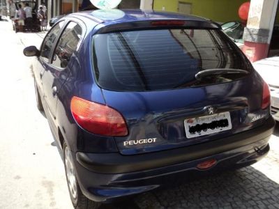 PEUGEOT 206 1.6 - 2003  R$ 17.900