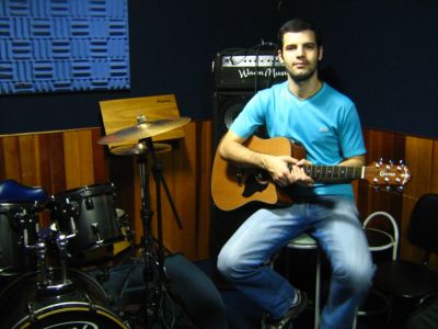 Professor de Violão e Guitarra em Residência - Jardim Paulista/Bela Vista