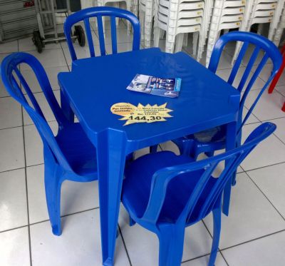 Mesas e Cadeiras Plásticas
