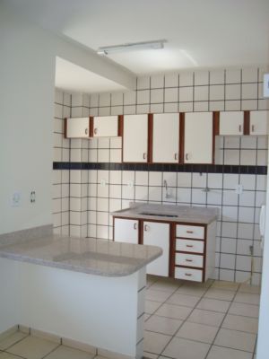 primeiro andar com área externa , semi mobiliado, uma graça