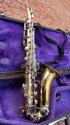 SAX SOPRANO BORGANI CURVO LAQUEADO